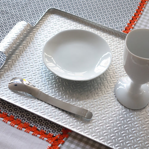 FAMISHED SAUCER