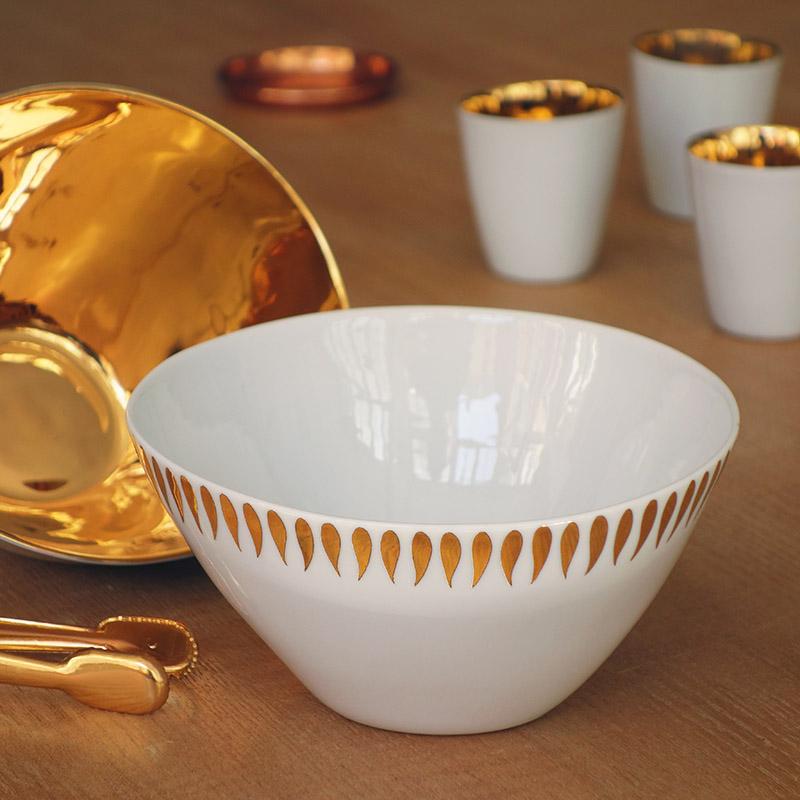 bol en porcelaine blanche avec des petits motifs en or à l'extérieur - tsé tsé