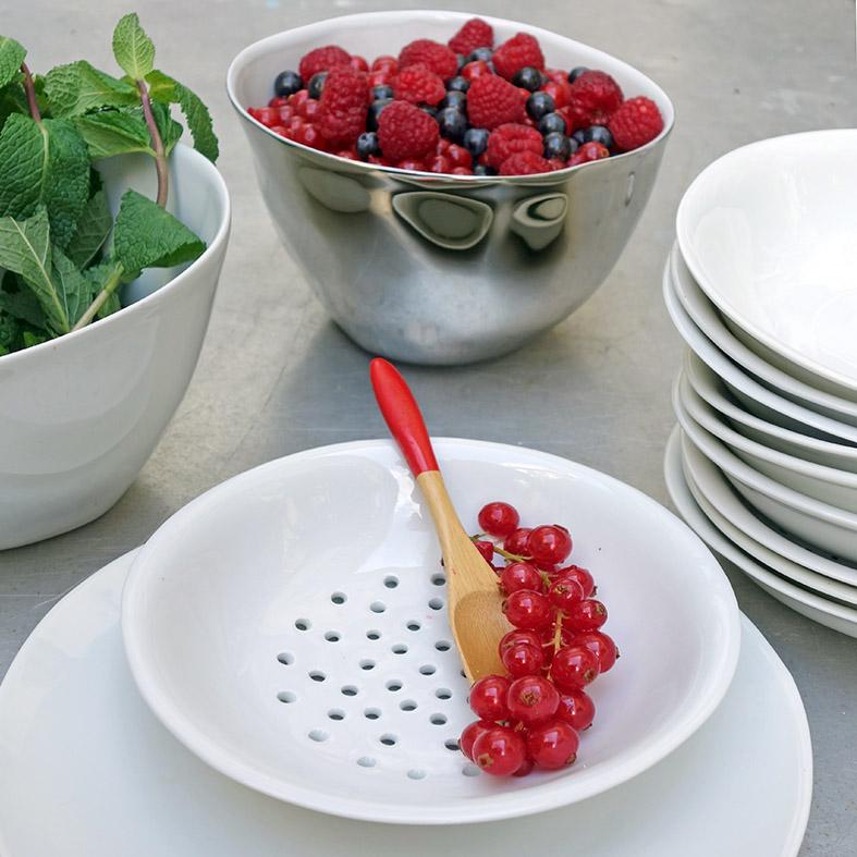 coupelle blanche perforée pour laver et égoutter des fruits rougse - tsé tsé