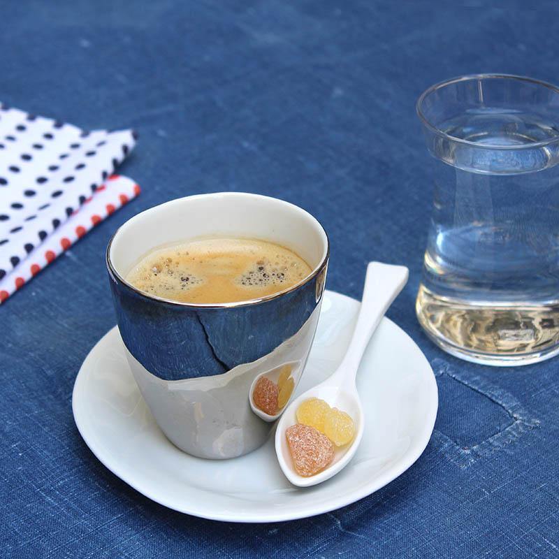 tasse à café sans poignée argentée effet miroir - tsé tsé