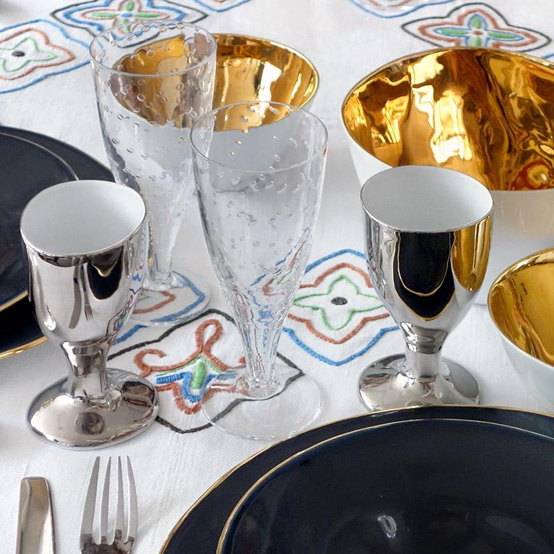 flûte à champagne sur table de fête - tsé tsé