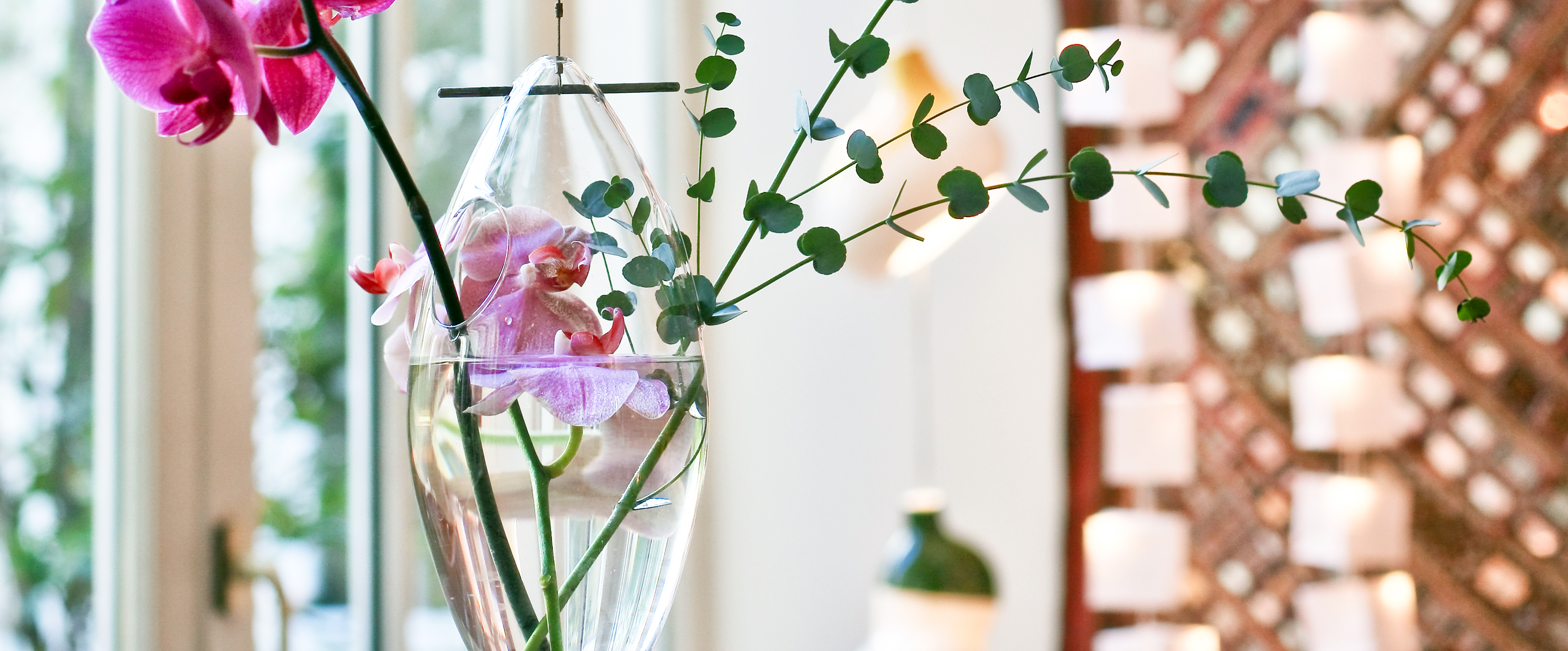 vase suspendu en forme de goutte d'eau