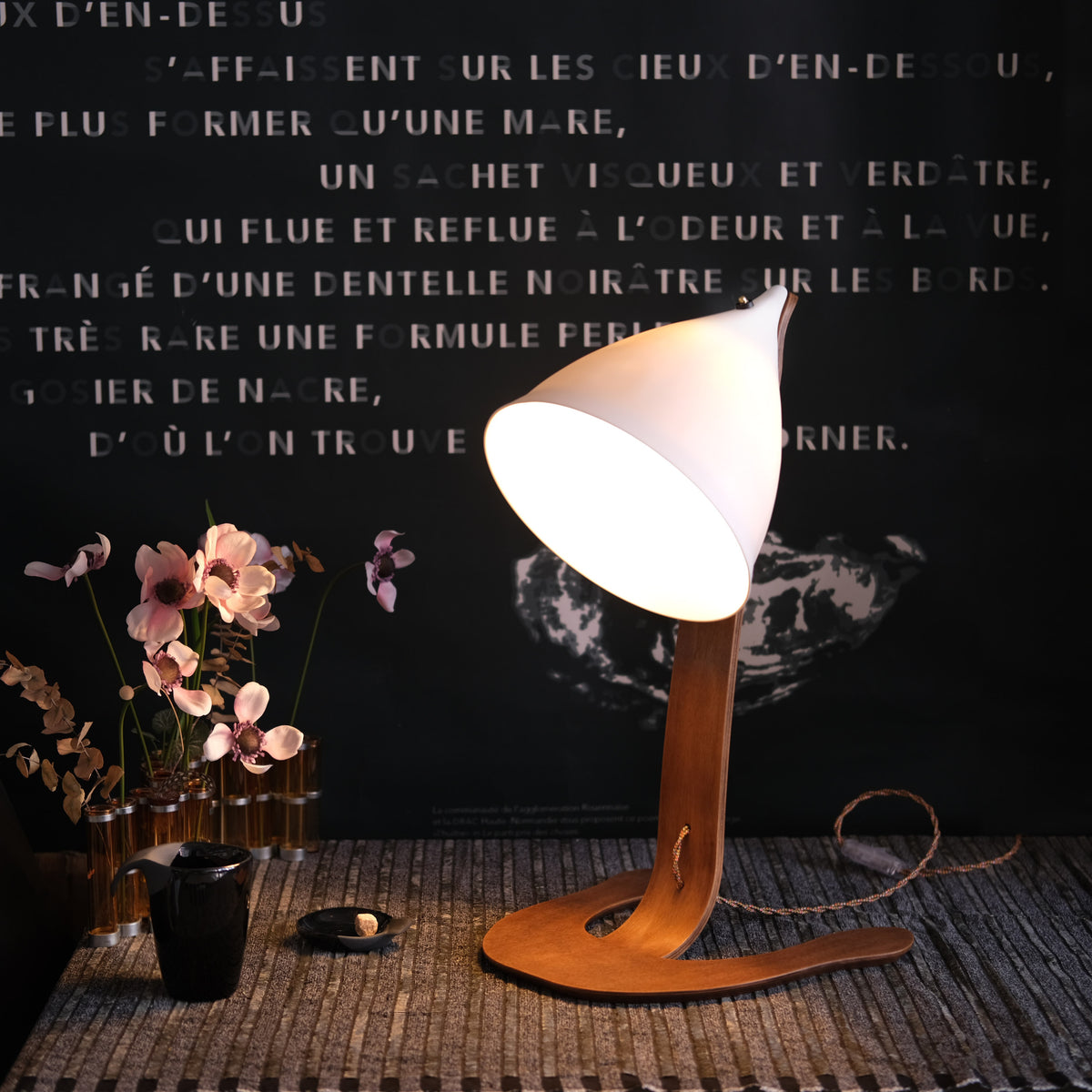 GRANDE CORNETTE À POSER, bois brun