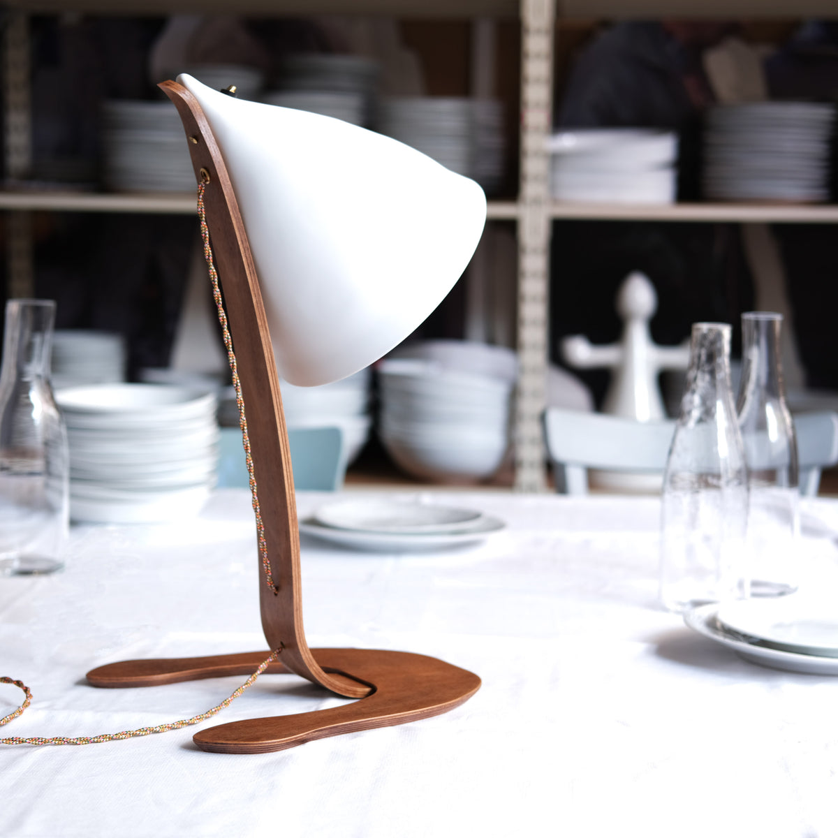 GRANDE CORNETTE À POSER, bois brun