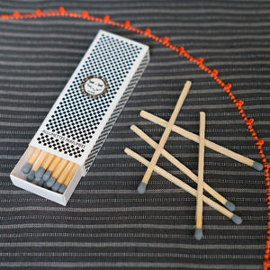 ALLUMETTES PARFUMÉES - BOIS AMBRÉ & ROSE DE MAI