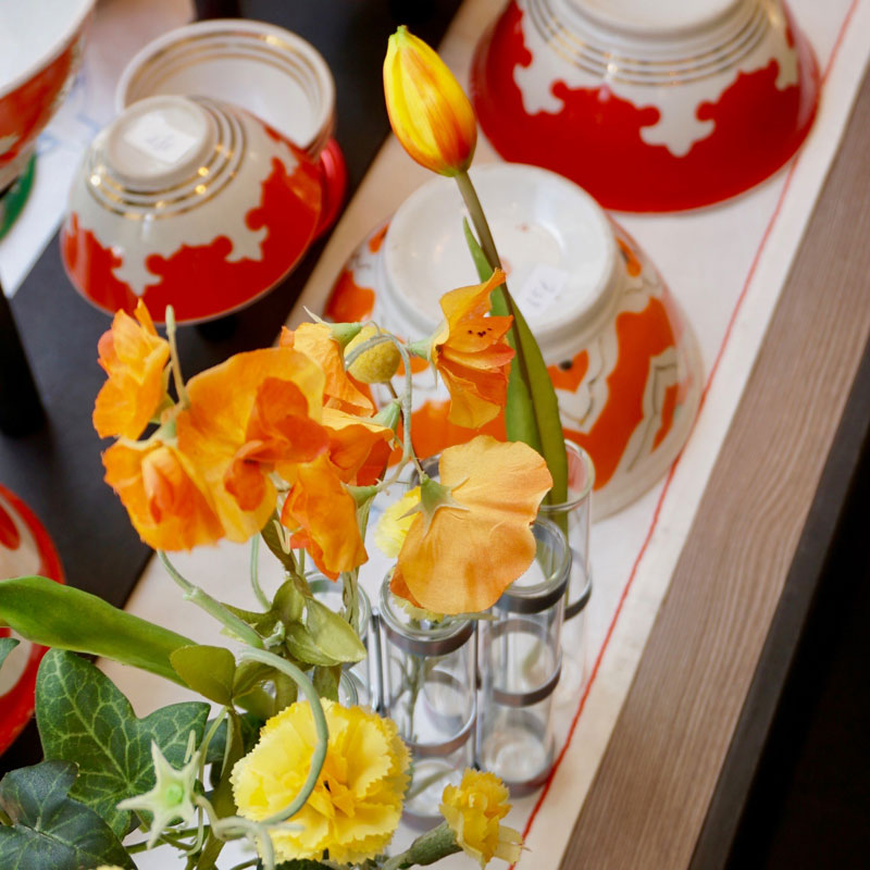 Vase et bols vintages colorés