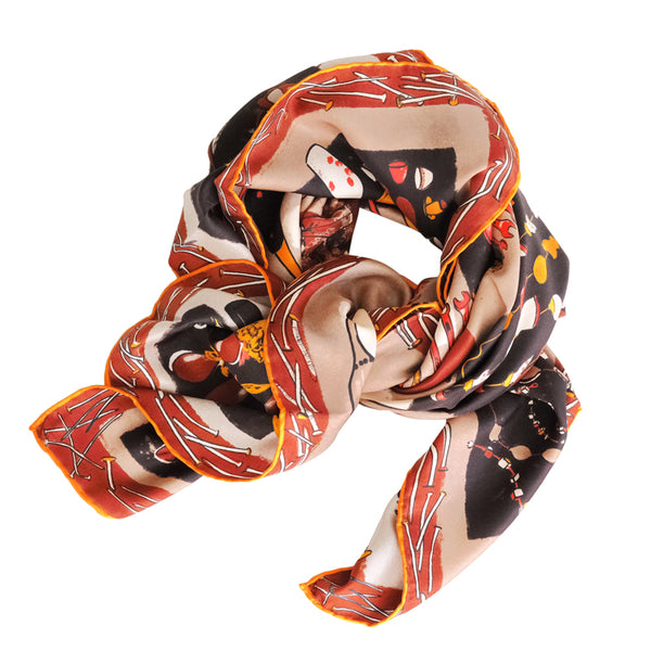 Foulard en soie Tsé & Tsé 90x90 cm noué, illustré de motifs emblématiques : Vase d’Avril, théière Mirza, lampe Cornette, Vaisselle Affamée, chaise Enthousiaste, clé à molette, vase Oiseau, Petite Théière, lampe squelettique, vase Paresseux, lampe Pilaf, Igloo de Nuit