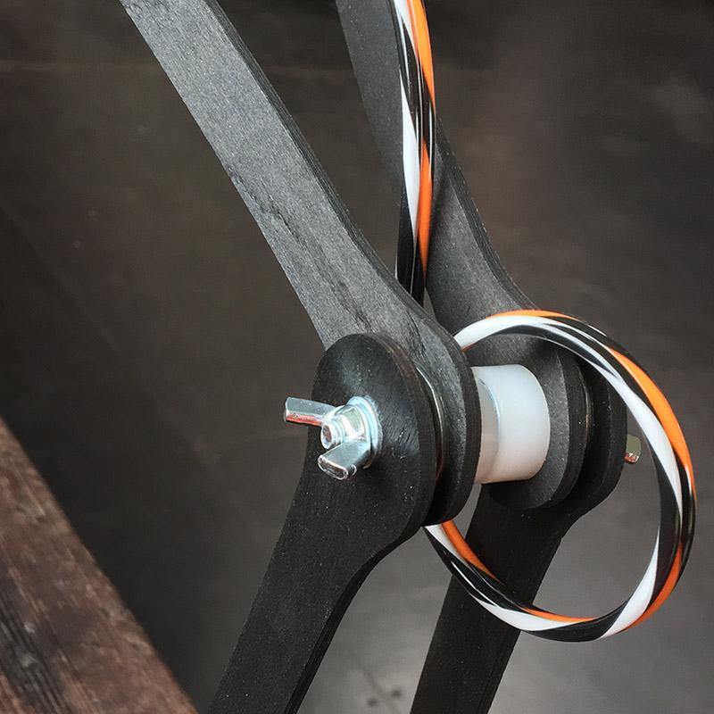 détail de l'articulation de la lampe pilaf noire - tsé tsé