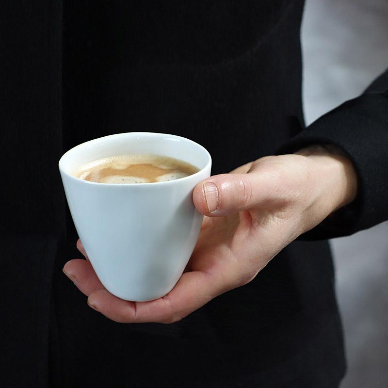 tasse à café sans poignée tenue en main - tsé tsé