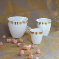 trio de tasses à café et à thé en porcelaine blanche avec des motifs or - tsé tsé